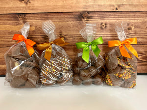 
            
                Load image into Gallery viewer, Sweet Treat Pumpkin Candy Jar
            
        